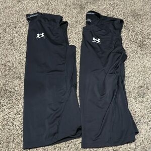 Bundle of 2 Under Armour Heatgear tanks